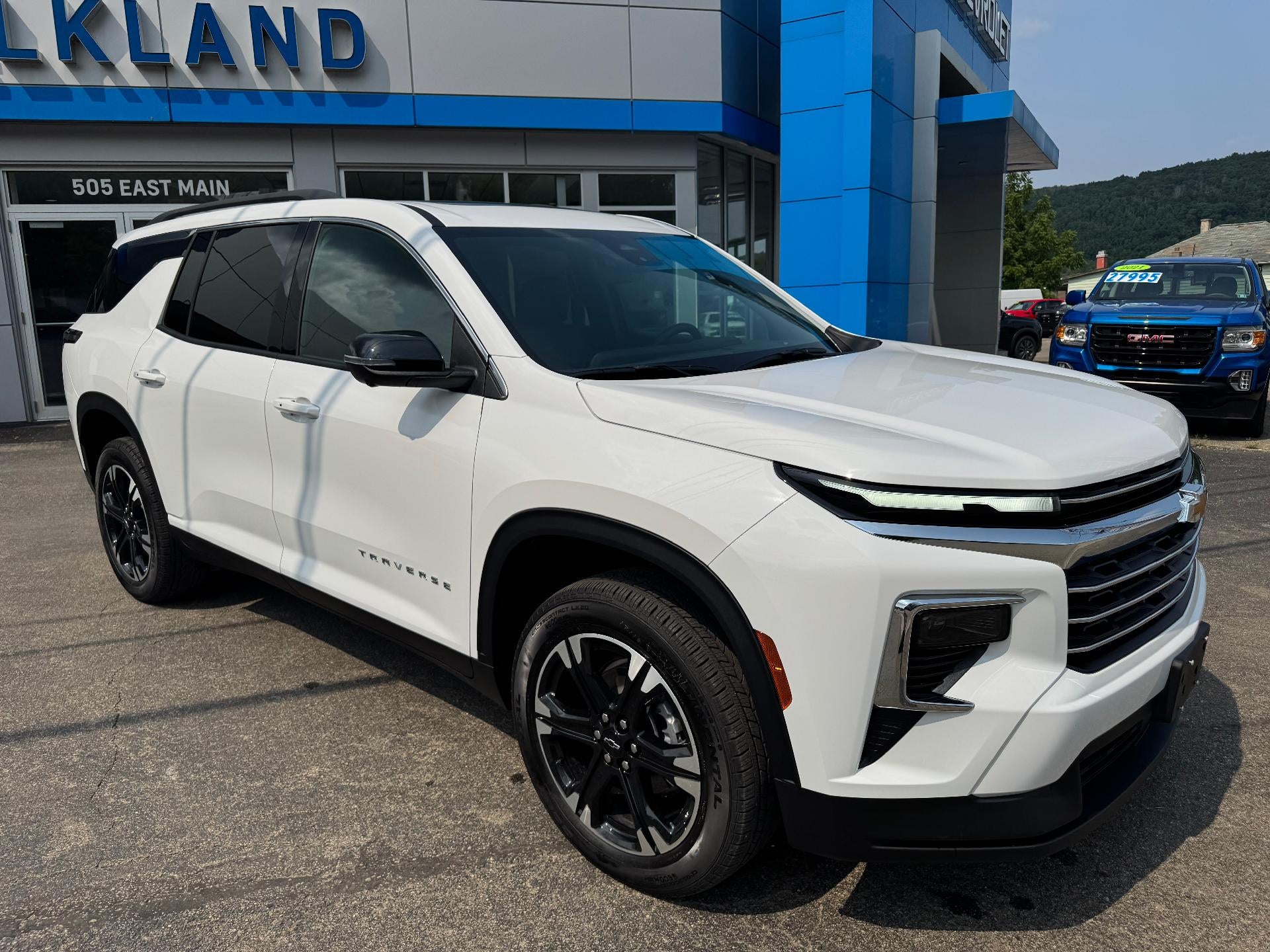 2027 Chevrolet Traverse LT
