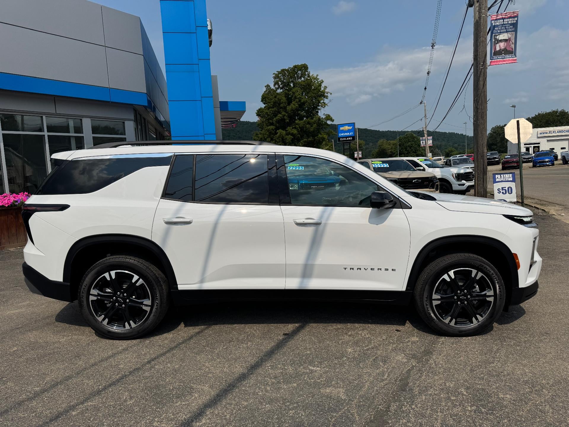 2027 Chevrolet Traverse LT