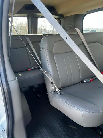 2025 Chevrolet Express Passenger 3500 1LS