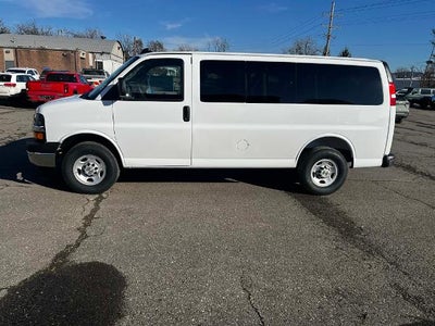 2025 Chevrolet Express Passenger 3500 1LS