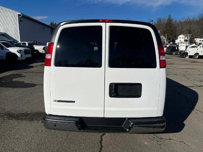 2025 Chevrolet Express Passenger 3500 1LS