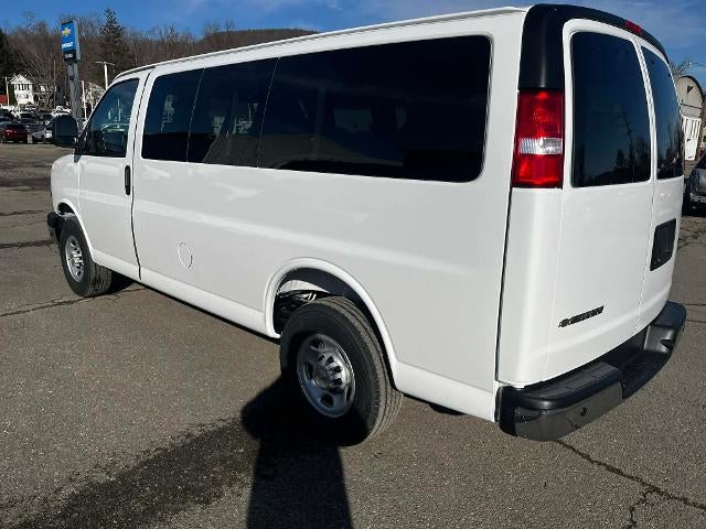 2025 Chevrolet Express Passenger 3500 1LS