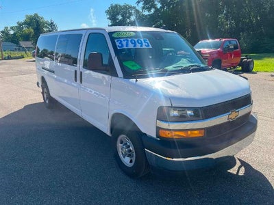 2025 Chevrolet Express Passenger 1LT