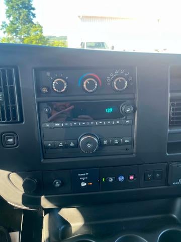 2025 Chevrolet Express Passenger 1LT