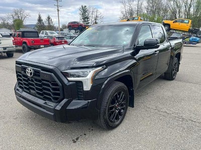 2024 Toyota Tundra 4WD SR5